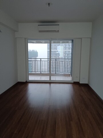 Room in 3 BHK Apartment at ABA Ivy County, Sector 75 – for Sale