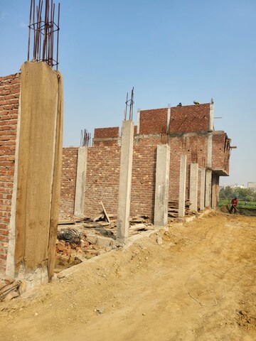  Plot – Exterior View View at Sikandrabad - for Sale