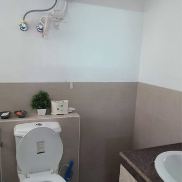 Bathroom in 3 BHK Apartment at Supertech Cape Town, Sector 74 – for Rent