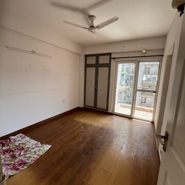 2.5 BHK Apartment For Rent in Express Zenith, Sector 77