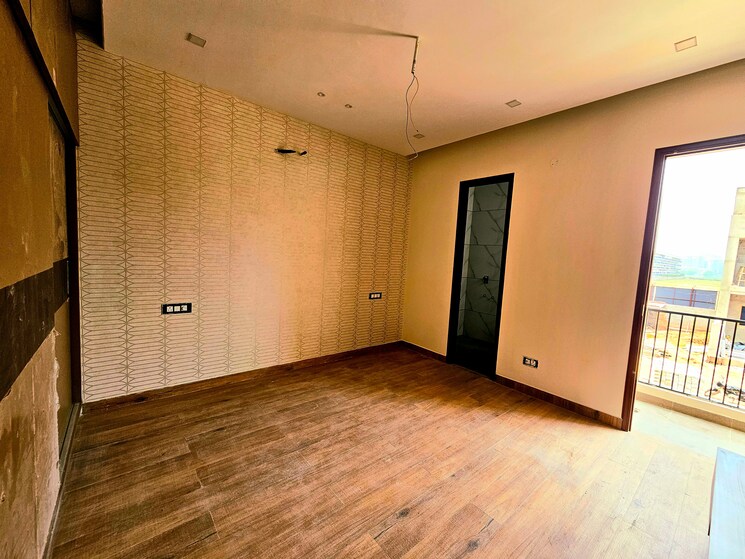 Room, peer mucchalla 3 Bedroom 100 Sq.Yd. Independent House In Peer Mucchalla Zirakpur 8322568