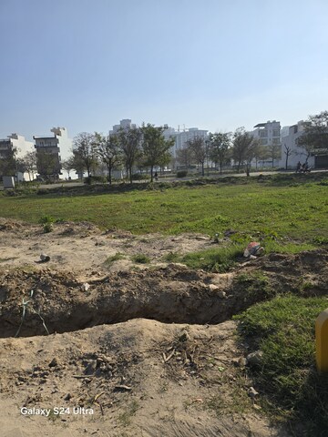 Plot Area in  Plot at BPTP Amstoria, Sector 102 – for Sale