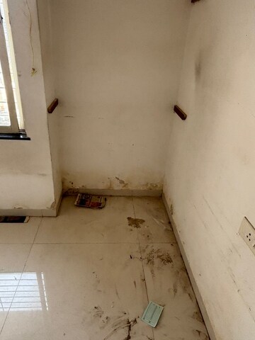 Room in 3 BHK Apartment at Karan Suncoast, Bavdhan – for Rent