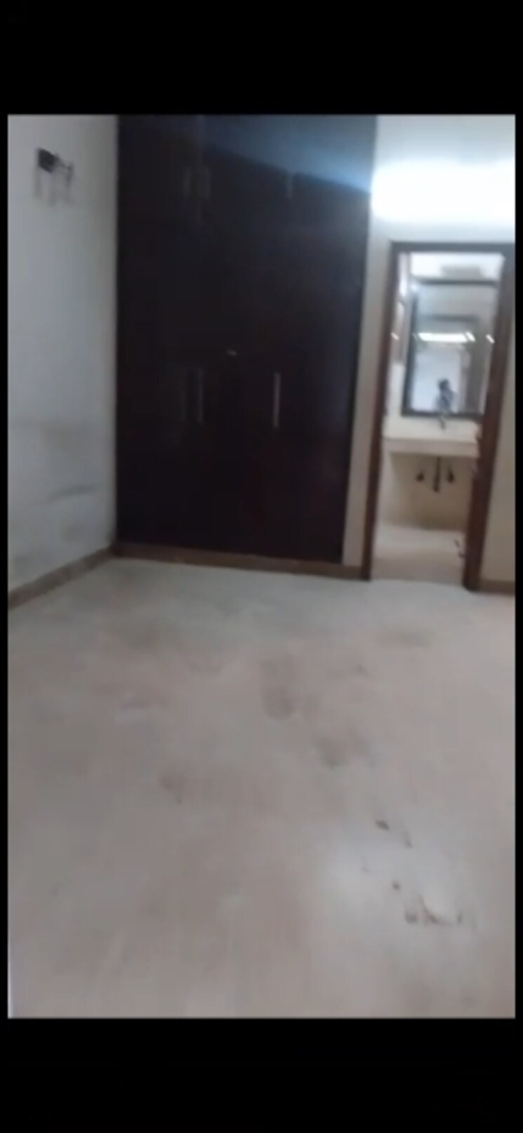 Room, sector 31 6+ Bedroom 250 Sq.Mt. Independent House In Sector 31 Noida 8322650