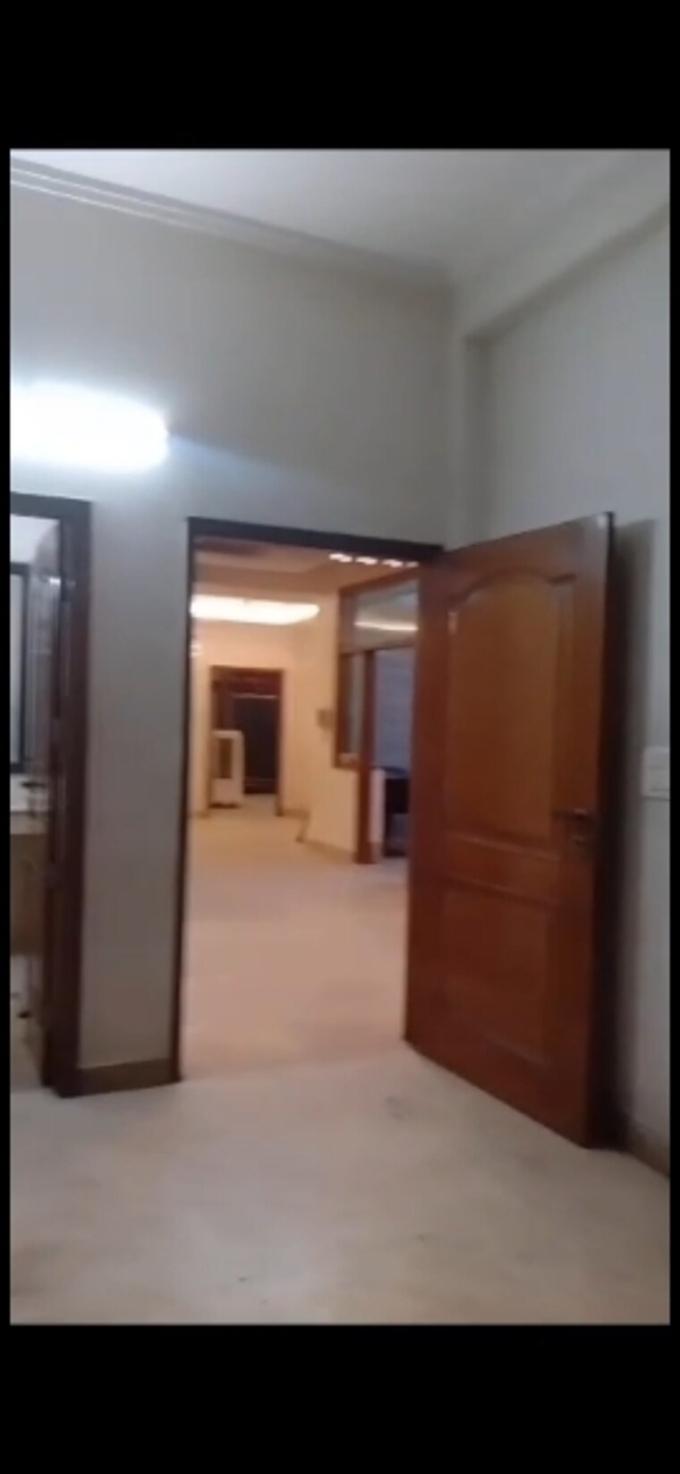 Room, sector 31 6+ Bedroom 250 Sq.Mt. Independent House In Sector 31 Noida 8322650