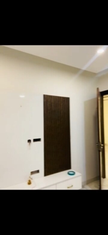 Furnished Amenities in 6+ BHK Independent House at Sector 31 – for Sale