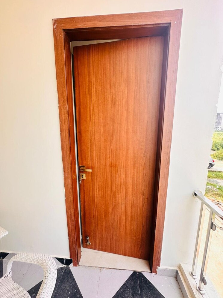 undefined, sector 16b greater noida 3.5 Bedroom 1950 Sq.Ft. Villa In Sector 16b Greater Noida Greater Noida 8322667