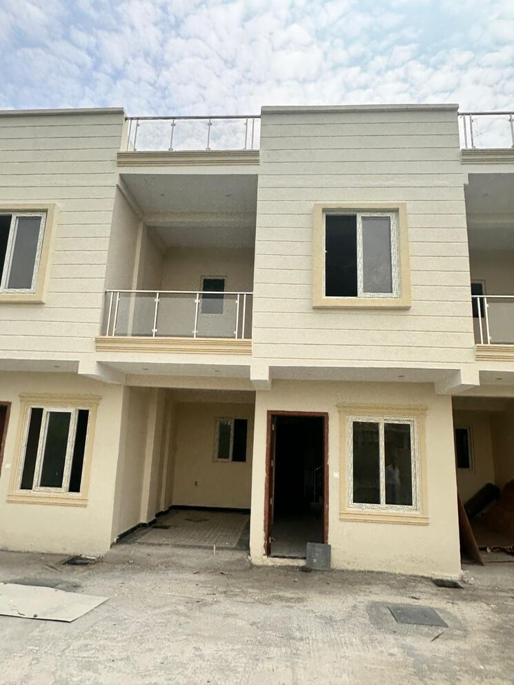 Exterior View, sector 16b greater noida 3.5 Bedroom 1950 Sq.Ft. Villa In Sector 16b Greater Noida Greater Noida 8322667