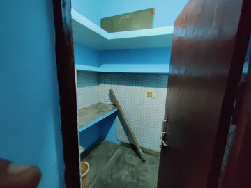 Swimming Pool in 2 BHK Independent House at Nishat Ganj – for Rent