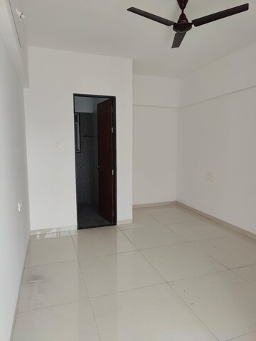 Room in 2 BHK Apartment at Yash Florencia, Kondhwa – for Rent