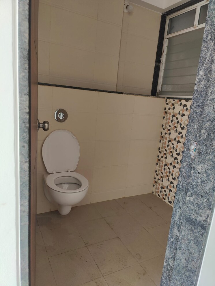 Bathroom, yash-florencia 2 Bedroom 840 Sq.Ft. Apartment In Kondhwa Pune 8322785