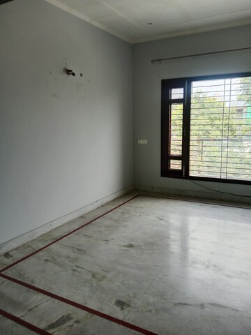 2.5 BHK Builder Floor For Rent in Sector 18