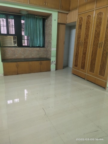 Room in 3 BHK Apartment at Vedant Complex CHS, Samata Nagar – for Rent