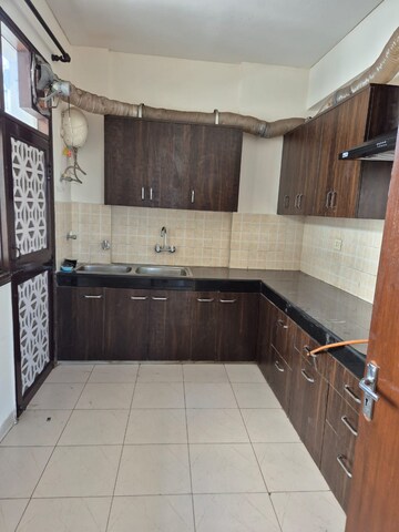Kitchen in 3 BHK Apartment at Tarun CGHS, Sector 47 – for Rent