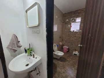 Bathroom in 3.5 BHK Apartment at Shree Balaji Infinity, Baner – for Rent