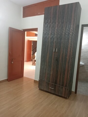 1.5 BHK Apartment For Rent in Arun Vihar Sector 37 Sector 37 Noida  8322938