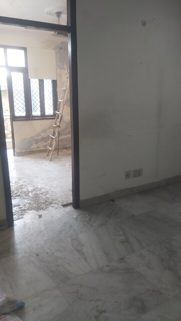 Balcony in 2.5 BHK Builder Floor at Mayur Vihar – for Rent