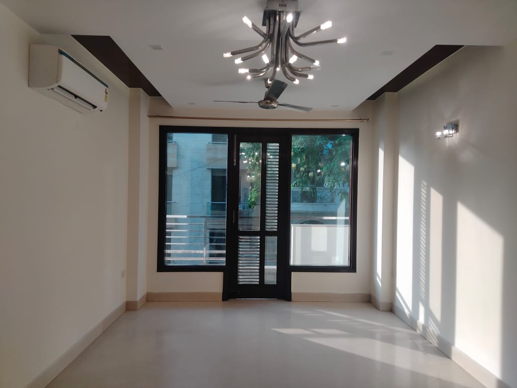 3 BHK + Servant Room Builder Floor For Sale in Greater Kailash Part 3