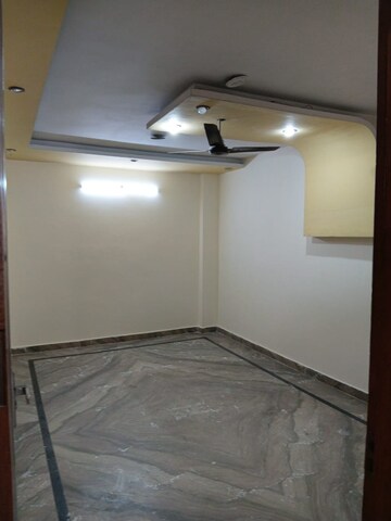 Room in 2 BHK Builder Floor at Nirman Vihar – for Rent