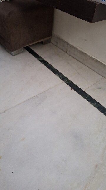 Room in 2 BHK Builder Floor at Nirman Vihar – for Rent