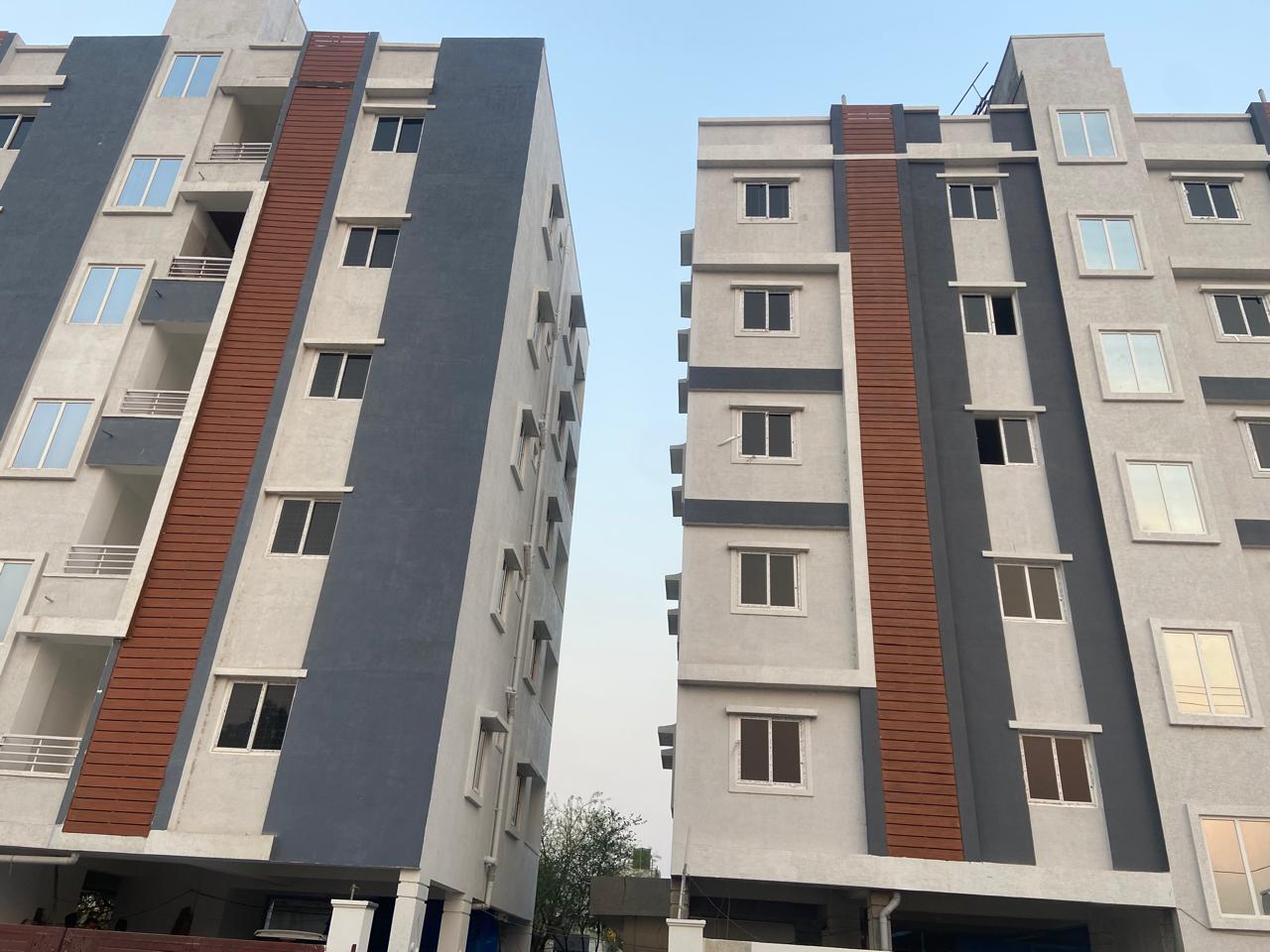 2 BHK + Pooja Room,Servant Room,Study Room,Extra Room Apartment For Sale in Standalone Building In am