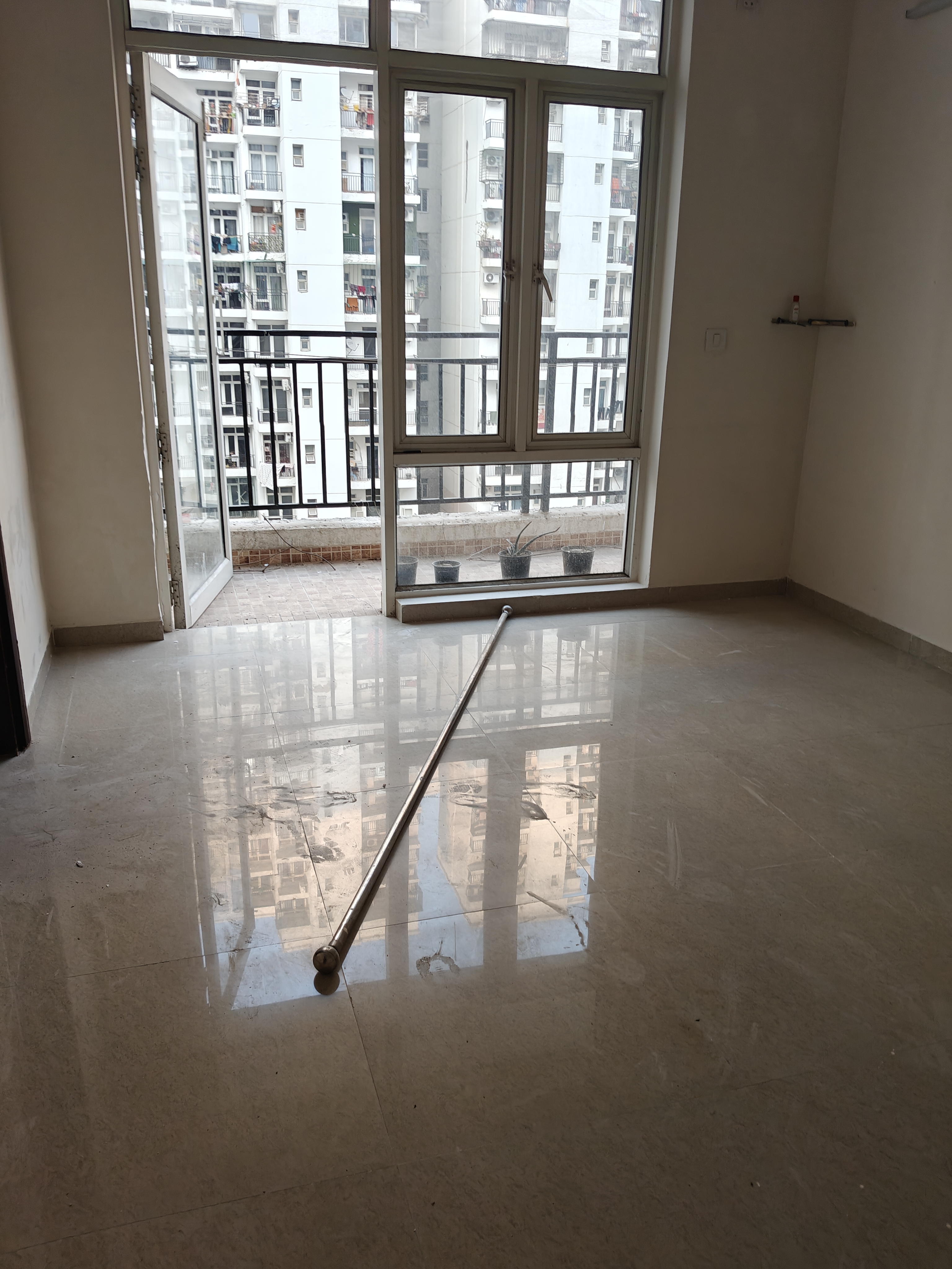 3.5 BHK + Servant Room,Study Room Apartment For Sale in Omaxe R2
