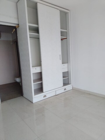 Room in 3 BHK Apartment at Kanakia Rainforest, Andheri East – for Rent
