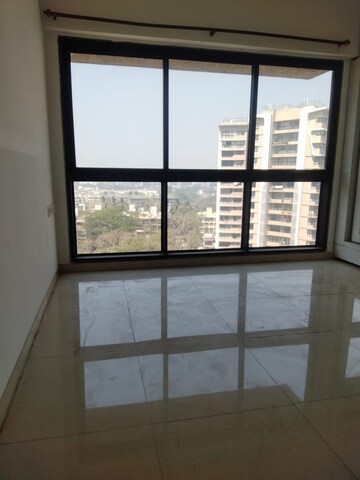 Room in 3 BHK Apartment at Kanakia Rainforest, Andheri East – for Rent