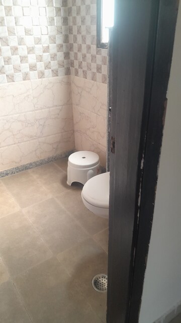 Bathroom in 2 BHK Builder Floor at Unitech South City II, Sector 50 – for Rent