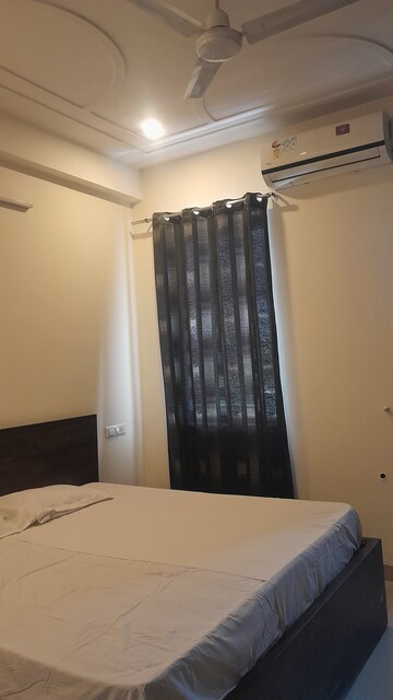 Furnished Amenities in 2 BHK Builder Floor at Unitech South City II, Sector 50 – for Rent