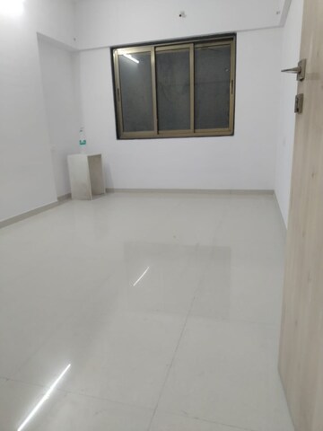 Room in 2 BHK Apartment at Kanakia Spaces Sevens, Andheri East – for Rent