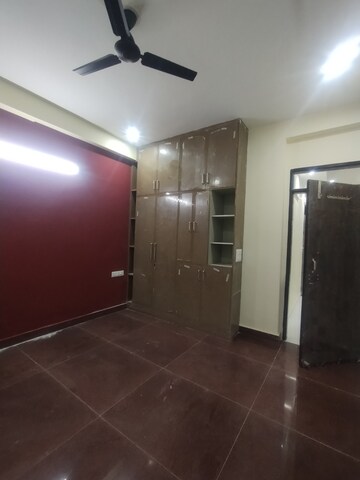 Kitchen in 3 BHK Builder Floor at Plaza Mall, Sector 28 – for Rent