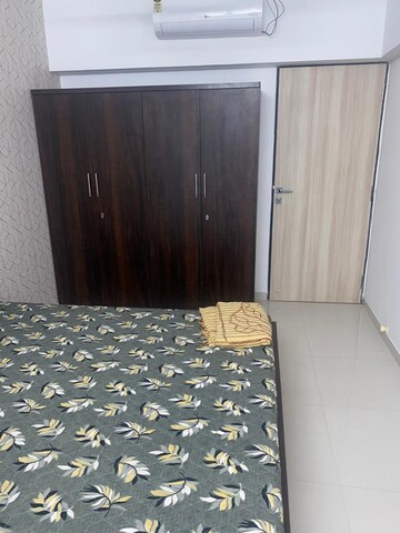Bedroom in 2 BHK Apartment at Kanakia Spaces Sevens, Andheri East – for Rent
