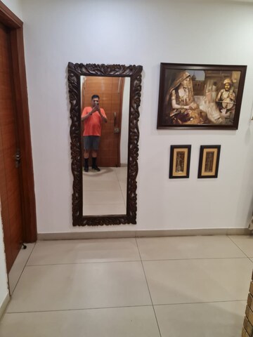 Furnished Amenities in 3 BHK Builder Floor at Sushant Vyapaar Kendra, Sector 43 – for Rent