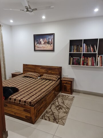 Bedroom in 3 BHK Builder Floor at Sushant Vyapaar Kendra, Sector 43 – for Rent