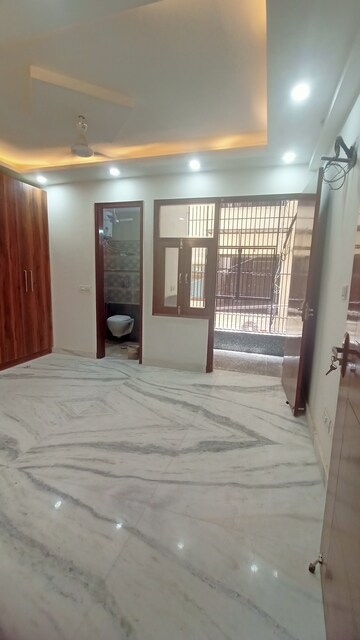 Room in 2 BHK Builder Floor at Malviya Nagar – for Rent