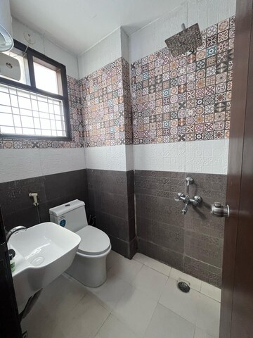 Kitchen in 3 BHK Builder Floor at DLF City Gurgaon, Sector 27 – for Rent
