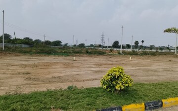 Plot For Sale in Lankelapalem