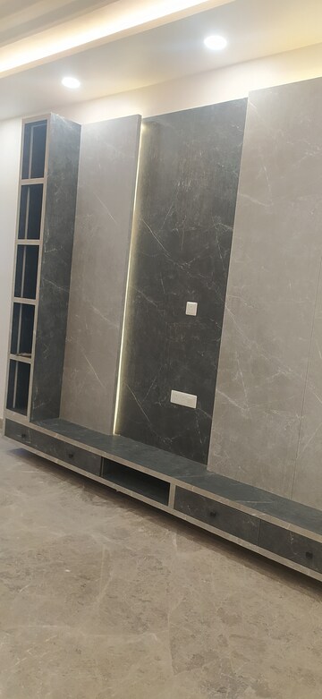 Room in 4 BHK Builder Floor at Sector 89 – for Sale