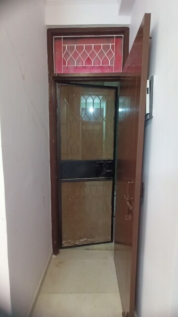 Furnished Amenities in 1 BHK Builder Floor at Malviya Nagar – for Rent