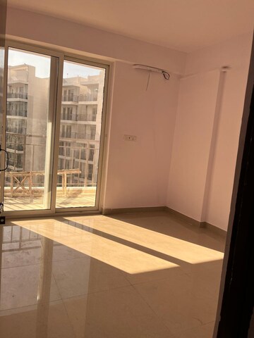 Room in 3 BHK Apartment at ROF Amaltas, Sector 92 – for Rent