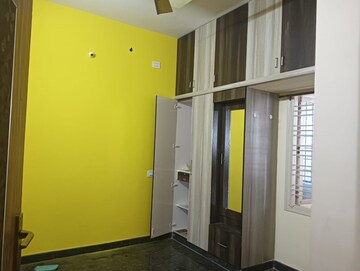 Room in 2 BHK Builder Floor at Nri Layout – for Rent