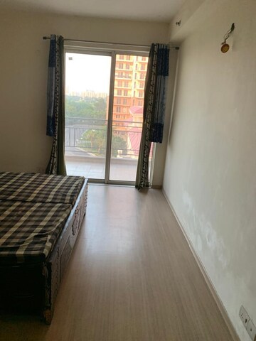 Room in 3 BHK Apartment at DLF Express Greens, Manesar Sector 1a – for Rent