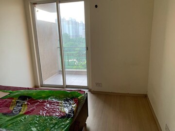 Room in 3 BHK Apartment at DLF Express Greens, Manesar Sector 1a – for Rent