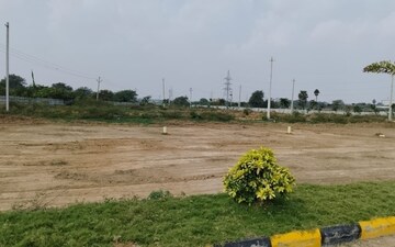 Plot For Sale in Lankelapalem