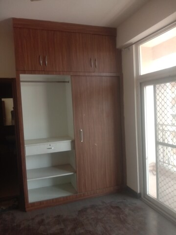 Room in 3 BHK Apartment at Mahagun Mywoods, Sector 16c Greater Noida – for Rent