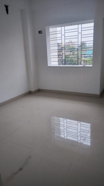 Room in 3 BHK Apartment at Keshtopur – for Sale