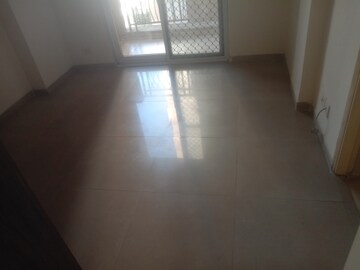 Room in 3 BHK Apartment at Mahagun Mywoods, Sector 16c Greater Noida – for Rent