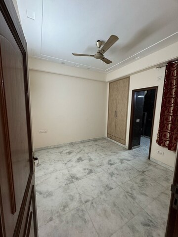 Room in 3 BHK Builder Floor at Malviya Nagar – for Rent