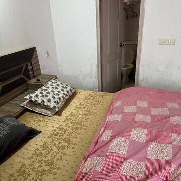 Living Room in 1 RK Independent House at DLF Vibhuti Khand, Vibhuti Khand – for Rent